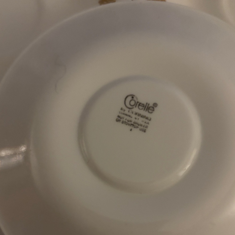 Corelle Butterfly White and Gold Floral Saucers. Set of 5 - Picture 3 of 3